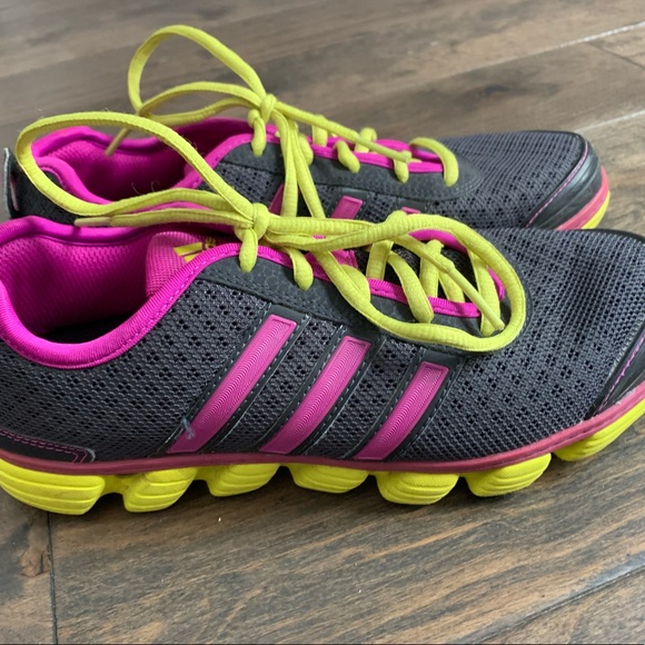 Adidas - Liquid 2 - Women's 7.0 - G66069 - Picture 2 of 5